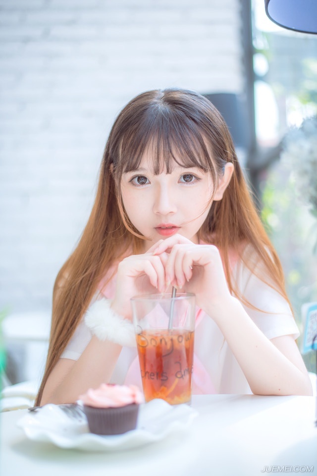 会不会是陷阱，庞德根本没有在意，就算是陷阱又如何？他有的是肉盾去探营。